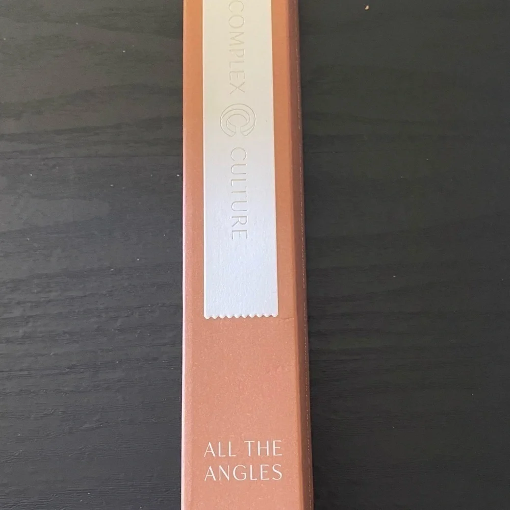 NWT-COMPLEX CULTURE-ALL THE ANGLES MAKE UP BRUSHES